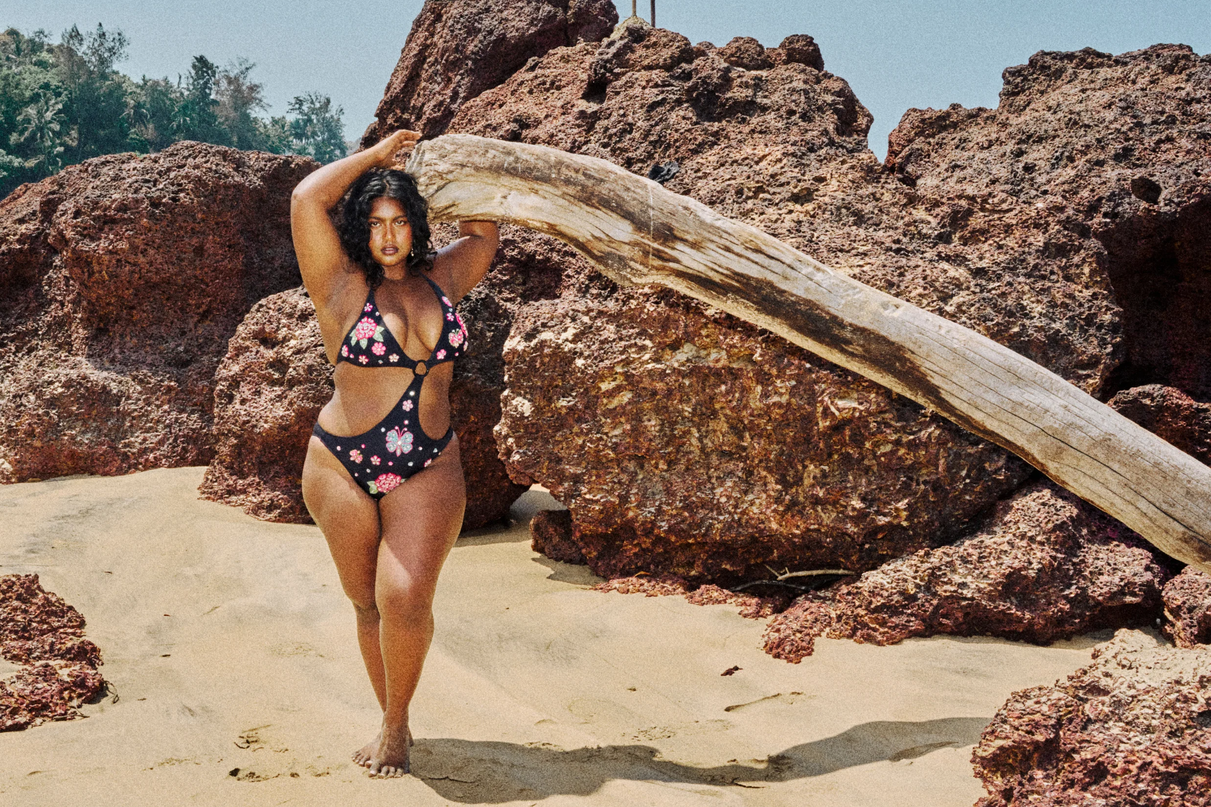 Ivana One-Piece - Image 5